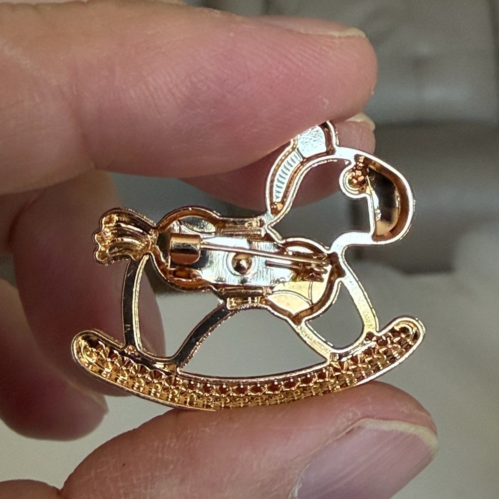 Gold Red Rocking Horse Brooch. - Picture 3 of 4